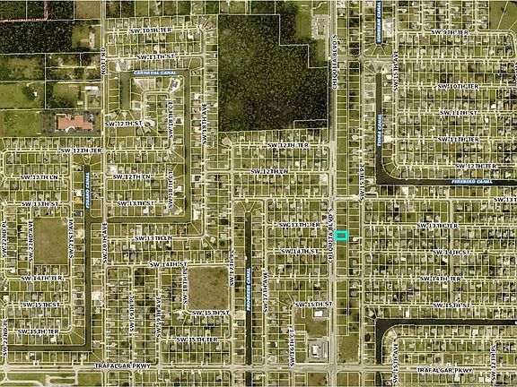 5th image of 1319 Chiquita Blvd S