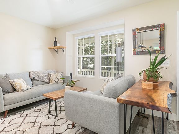 5th image of 733 E Millcreek Cir