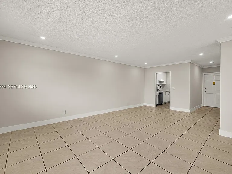 5420 Hollywood Blvd #203 — Photo 6