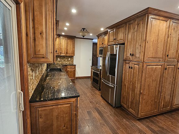 5th image of 11904 W Cedar Ln
