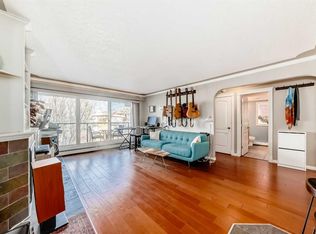 343 N 4th Ave NE #301, Calgary, AB T2E 0J4