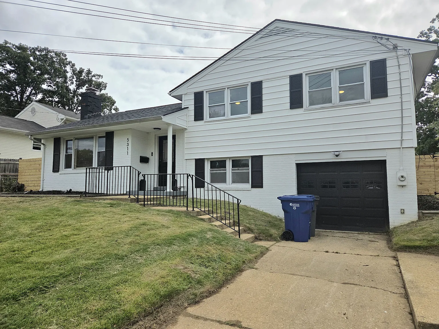 3 bed, 1273 sqft, $4,000 — Photo 2
