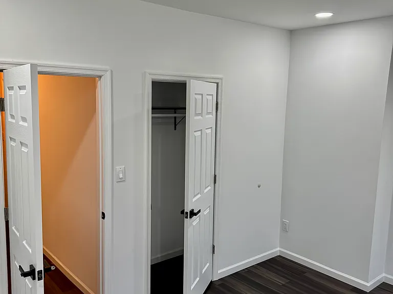2144 W Grange Ave — Photo 13