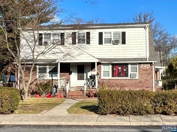 297 E Clinton Ave, Bergenfield, NJ 07621