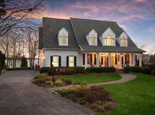 18806 Halyard Pointe Ln, Cornelius, NC 28031