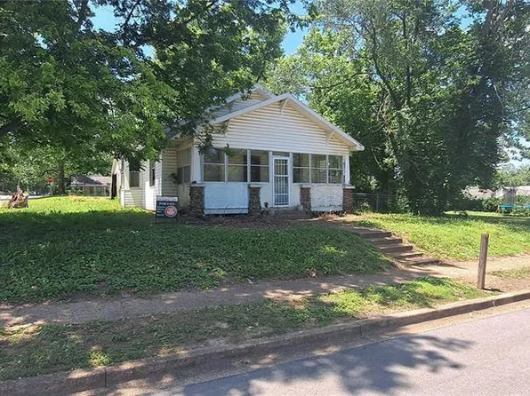 411 S South Washington St, Farmington, MO 63640