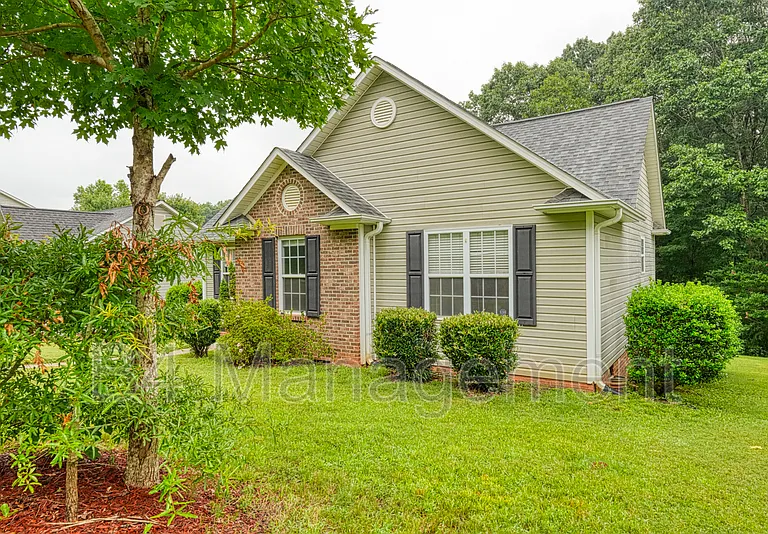 208 Cotton Creek Dr — Photo 3