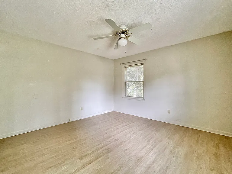 219 Green Lake Dr — Photo 29