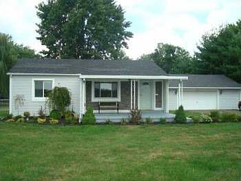 1st image of 23329 W Hellwig Rd
