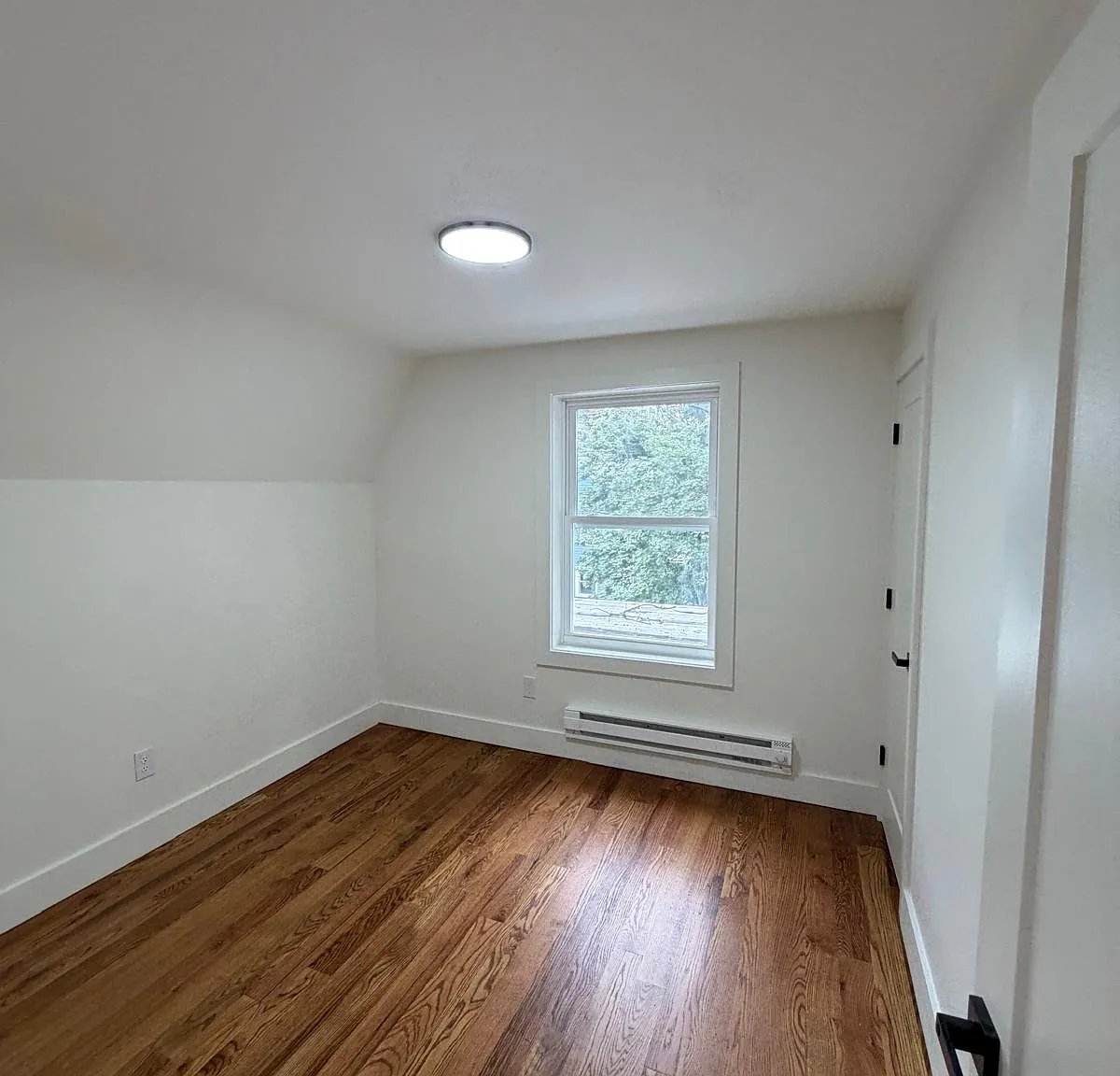 6 bed, $3,150 — Photo 2