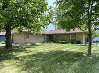 1825 McComb St, Charleston, IL 61920