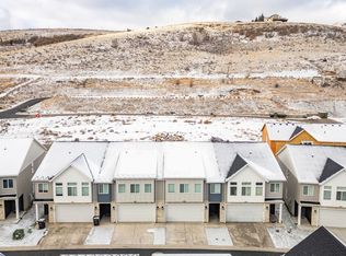 559 N Blue Lake St, Garden City, UT 84028