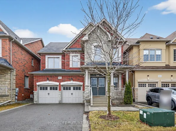 1016 Poppy Ln, Newmarket, ON L3X 3H6