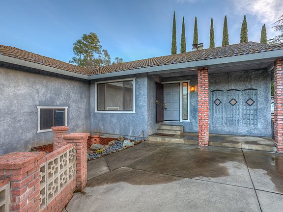 2nd image of 3644 Mesa Verdes Dr