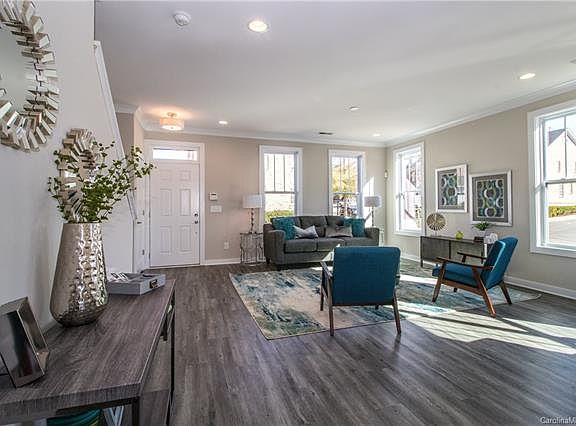 2nd image of 129E Capital Ave #405