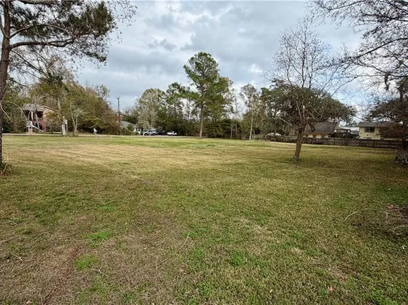 570 Copal St, Mandeville, LA 70448