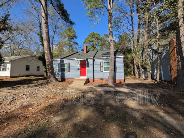 1011 S 7th St, Sanford, NC 27330