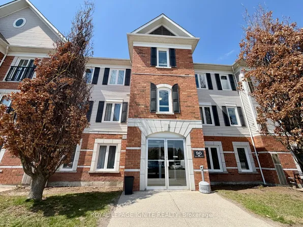 90 Aspen Springs Dr, Clarington, ON