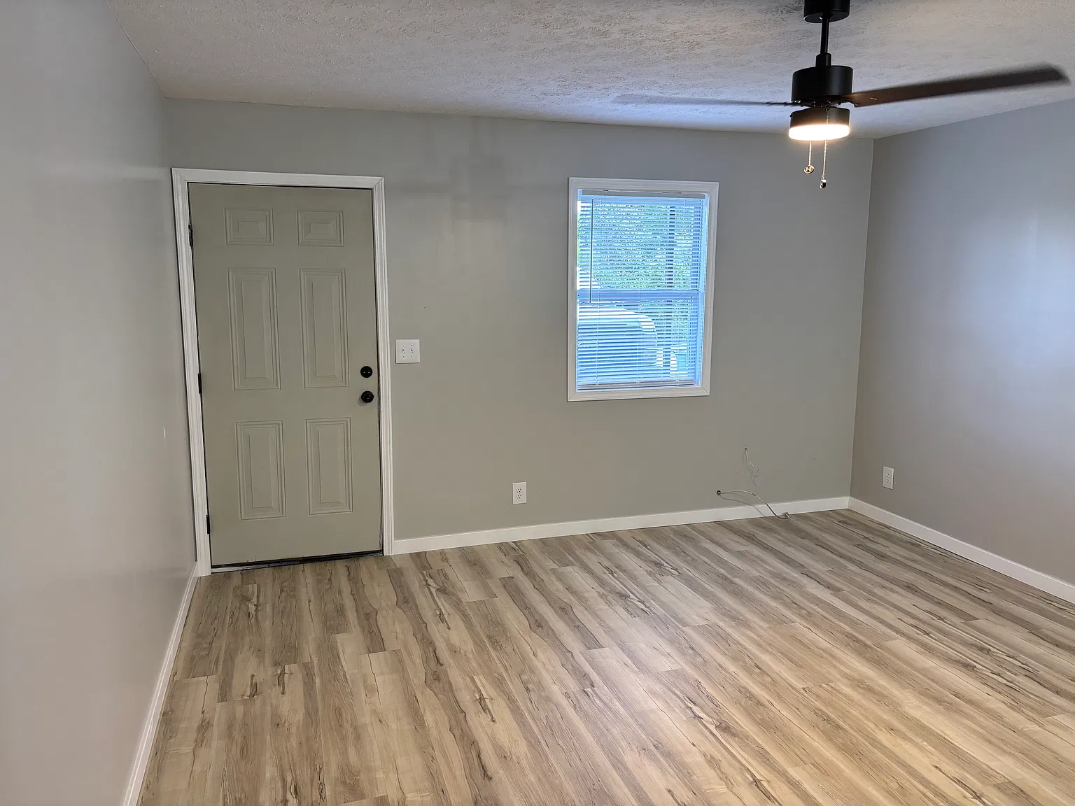 Newly Remodel 2 bedroom 1 bath apartment — Photo 4