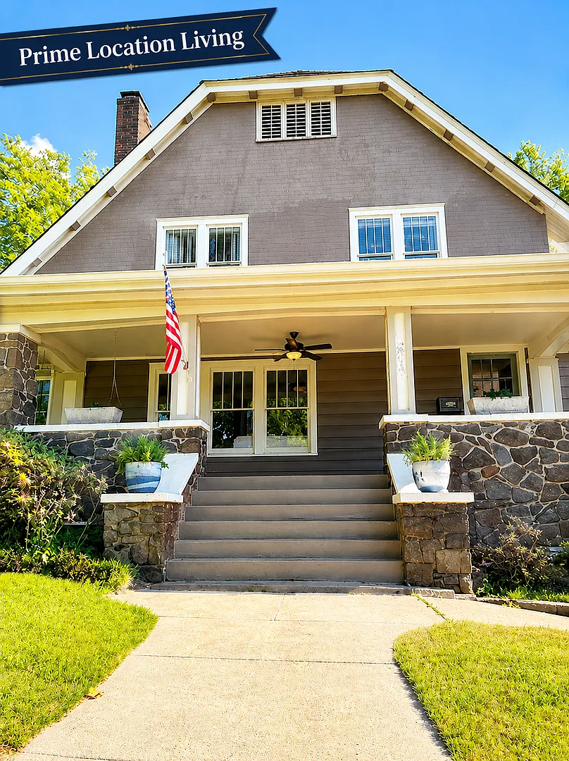 Your Ideal Highland Park Home Awaits Space, Charm & Location — Photo 1
