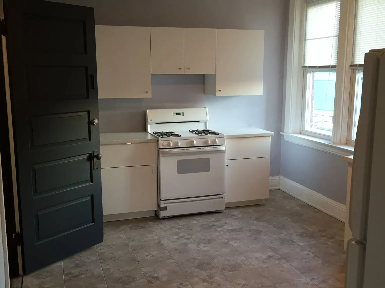 4720 Vine St — Photo 2
