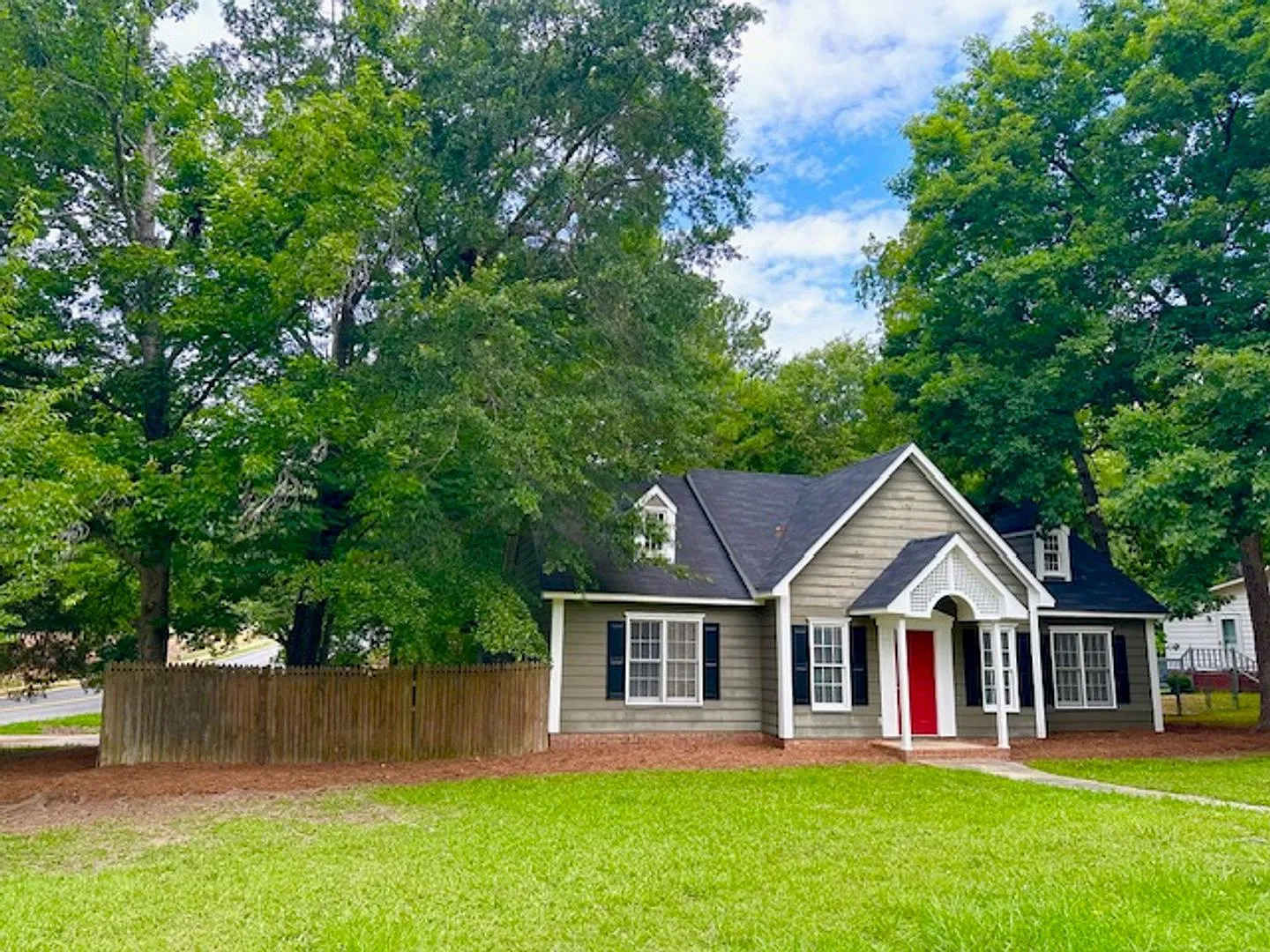 Adorable Renovated Home In Irmo's New Friarsgate — Photo 3