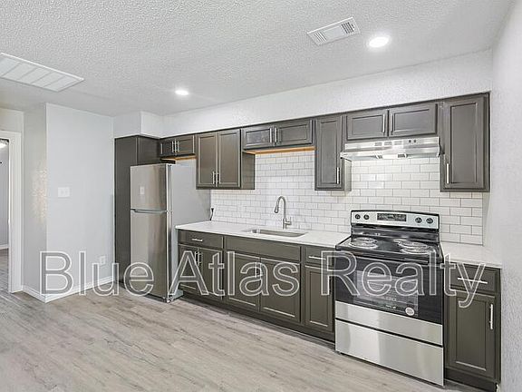 5th image of 4006 Fair Park Blvd