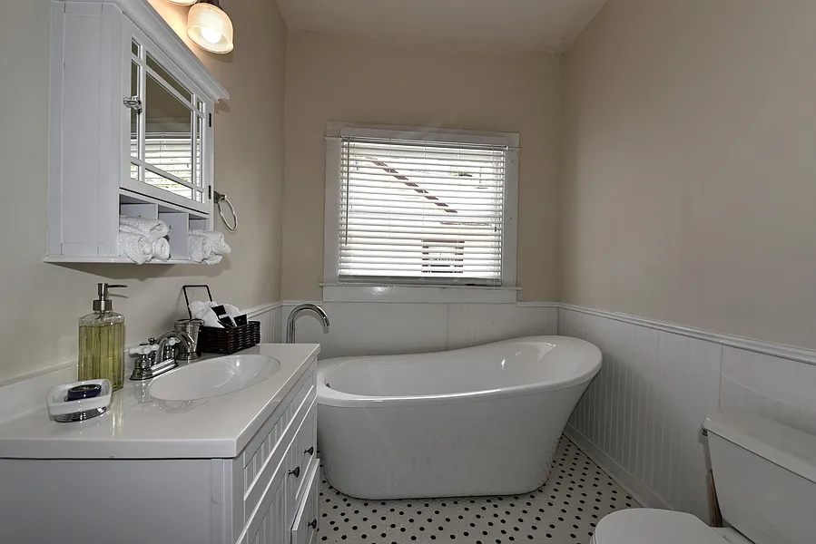 418 East Myrtle Street - 1 — Photo 4
