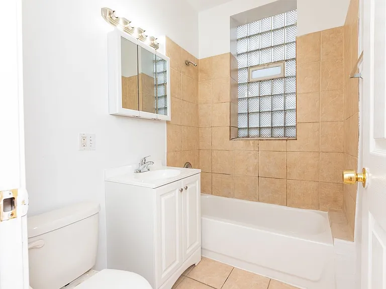 7505 N Greenview Ave #1 — Photo 9