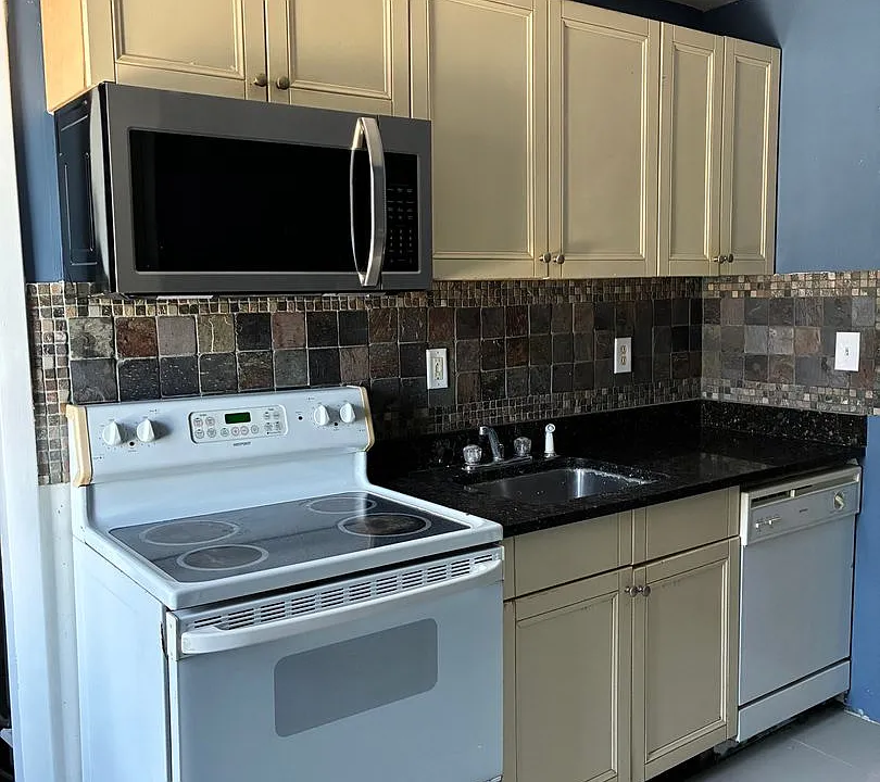 17 Pearl St #1-3