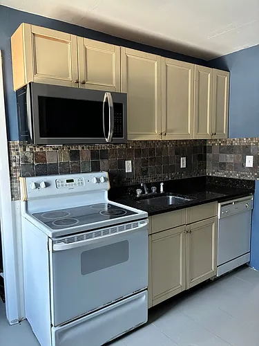 17 Pearl St #1-3 Photo 1