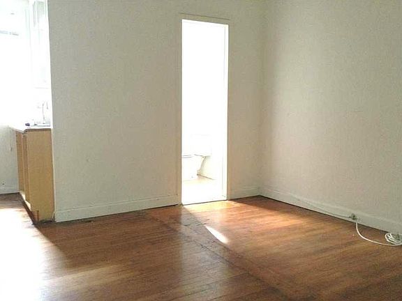 4th image of 1022 Euclid Ave APT 9
