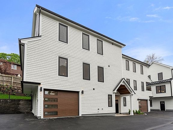 4th image of 199-201 Copeland St #4