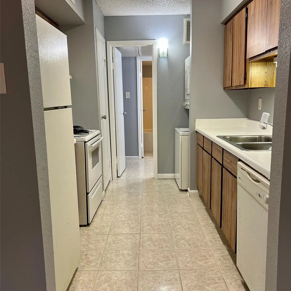 1 bed, 1.0 bath, 727 sqft, $850 — Photo 4
