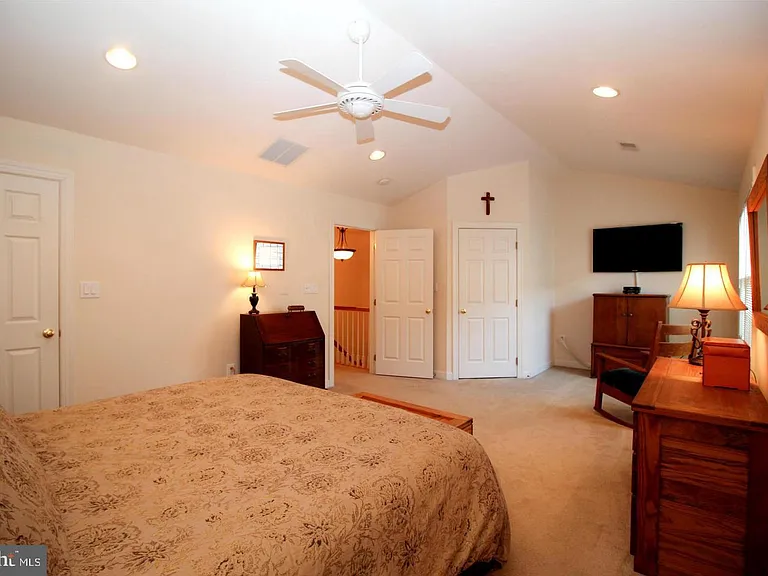 4553 Fair Valley Dr — Photo 13
