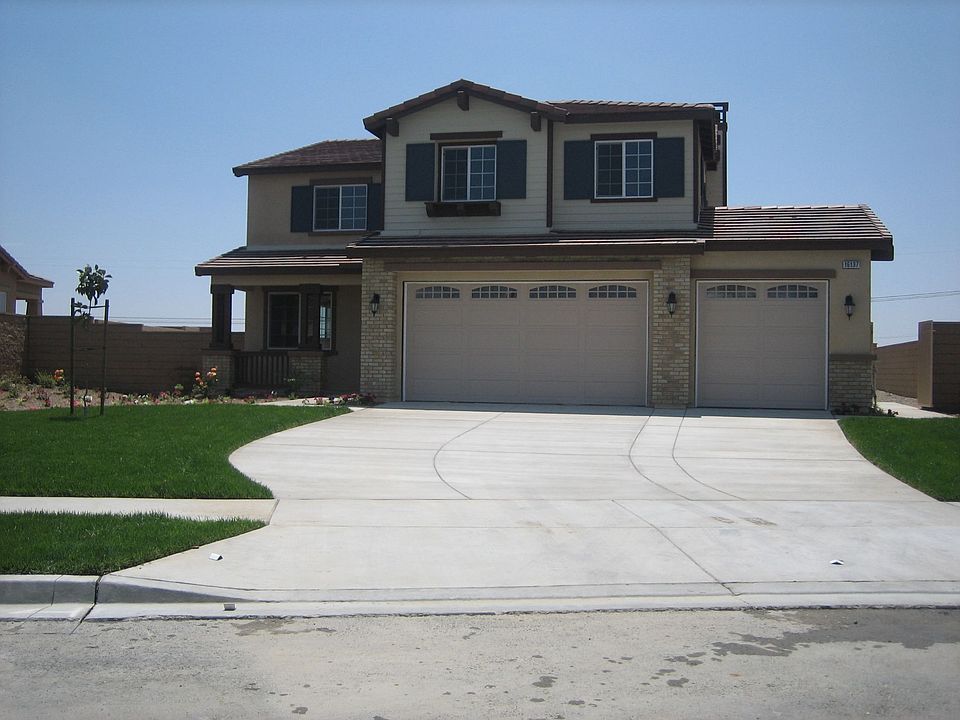 1st image of 16137 Pamplona St