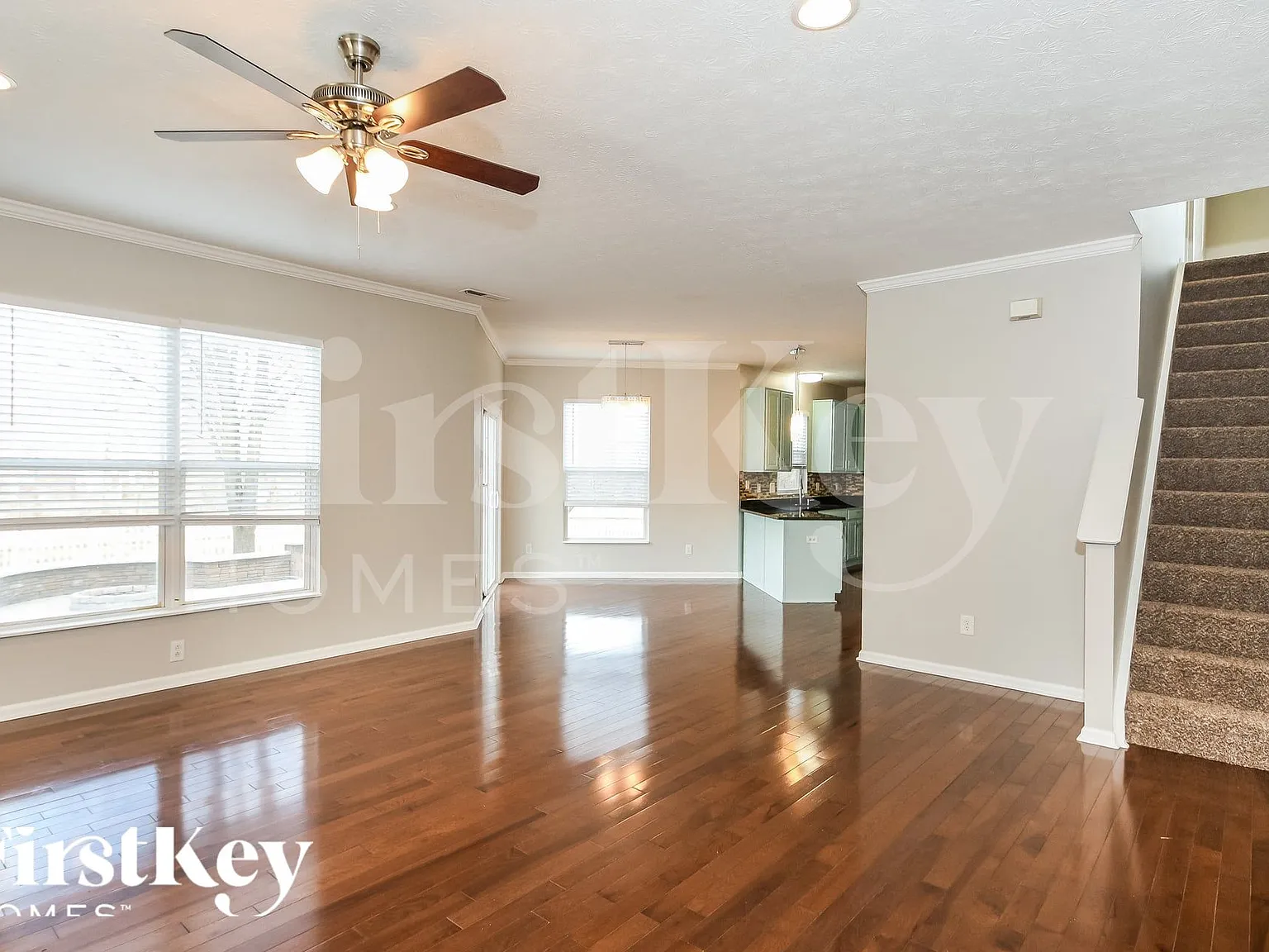 4 bed, 2.5 bath, 3222 sqft, $3,090 — Photo 2