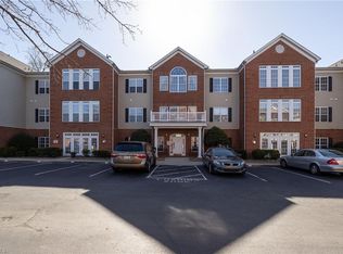 524 College Rd APT 202, Greensboro, NC 27410