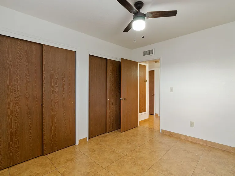 1109 E Water St — Photo 15