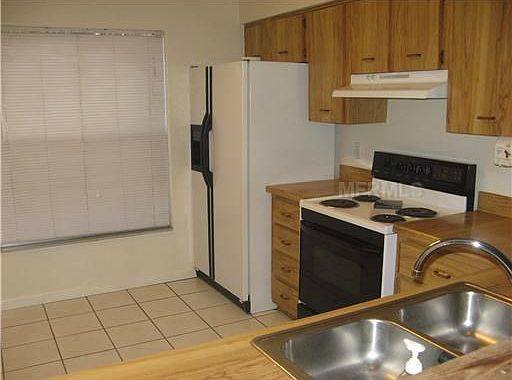 4th image of 8889 Valencia Gardens Dr