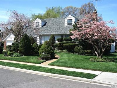 611 Bernice Rd, Franklin Square, NY, 11010