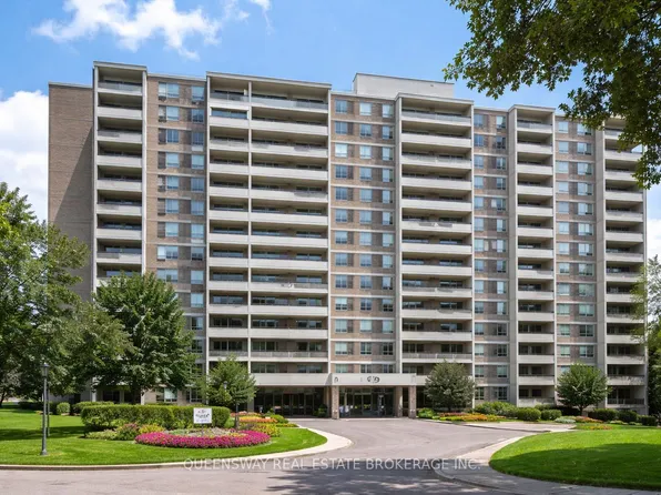 10 Edgecliff Golfway #504, Toronto, ON M3C 3A3