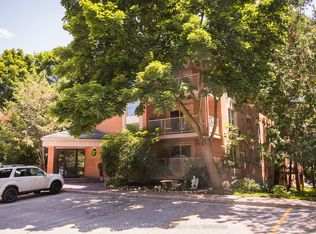 260 Leacock Dr #304, Barrie, ON L4N 7V9