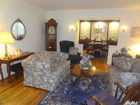 2nd image of 16 Brookvale Ln