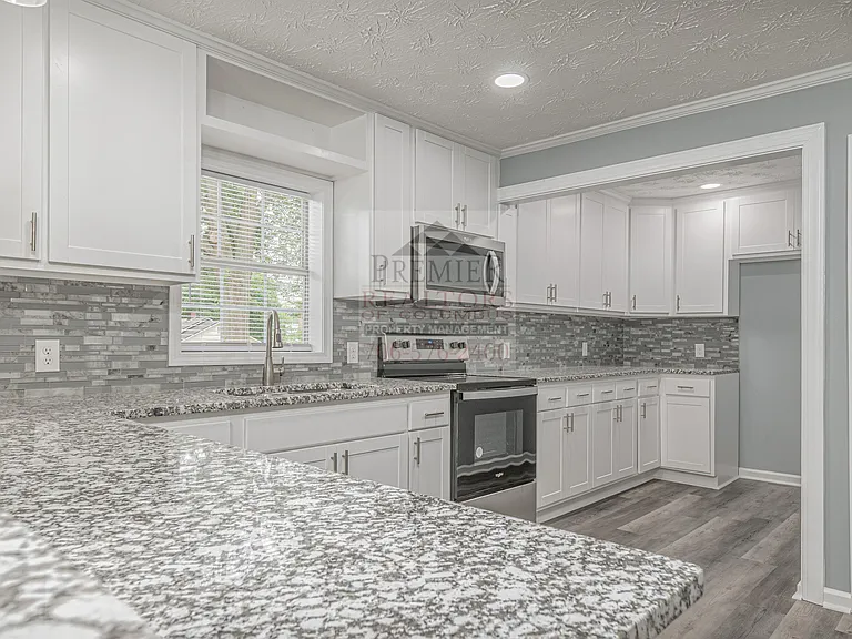 5724 Sanford Ave — Photo 10