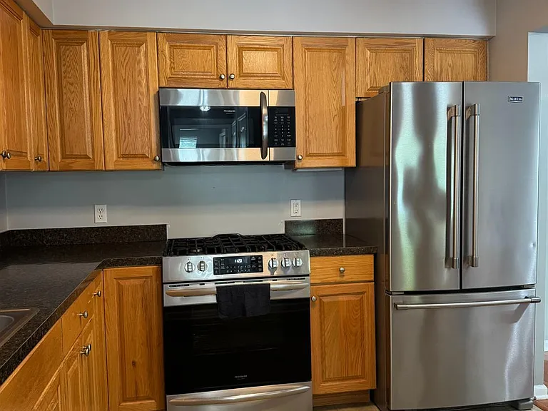 1325 Fernwood Ct — Photo 8