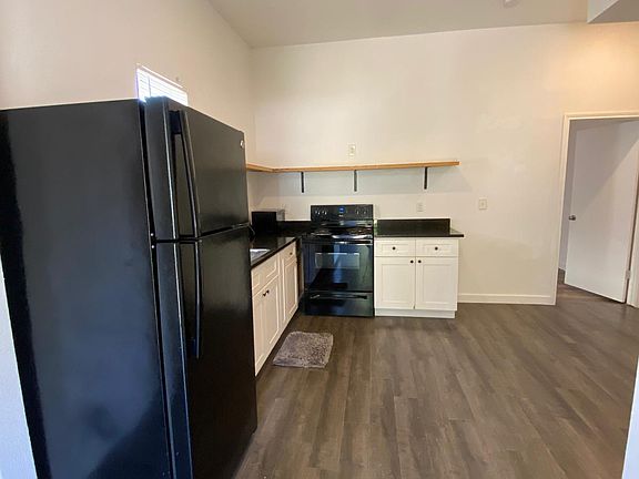 3rd image of 2419 S Presa St Unit 104