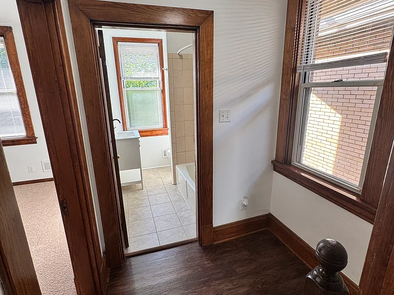 2808 Kenilworth St — Photo 5
