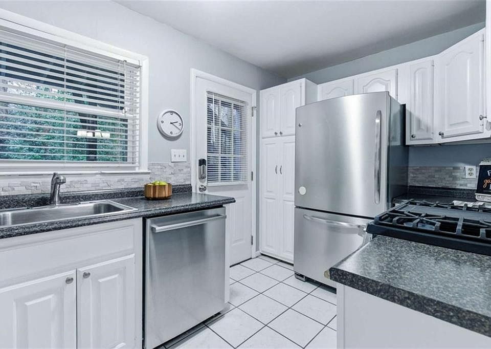 1st image of 1010 Scott Blvd APT B1