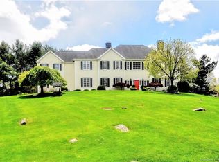 1 Waterbury St, Weston, CT 06883